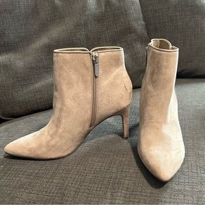 Circus by Sam Edelman Jacey heeled booties in burgundy and side zipper